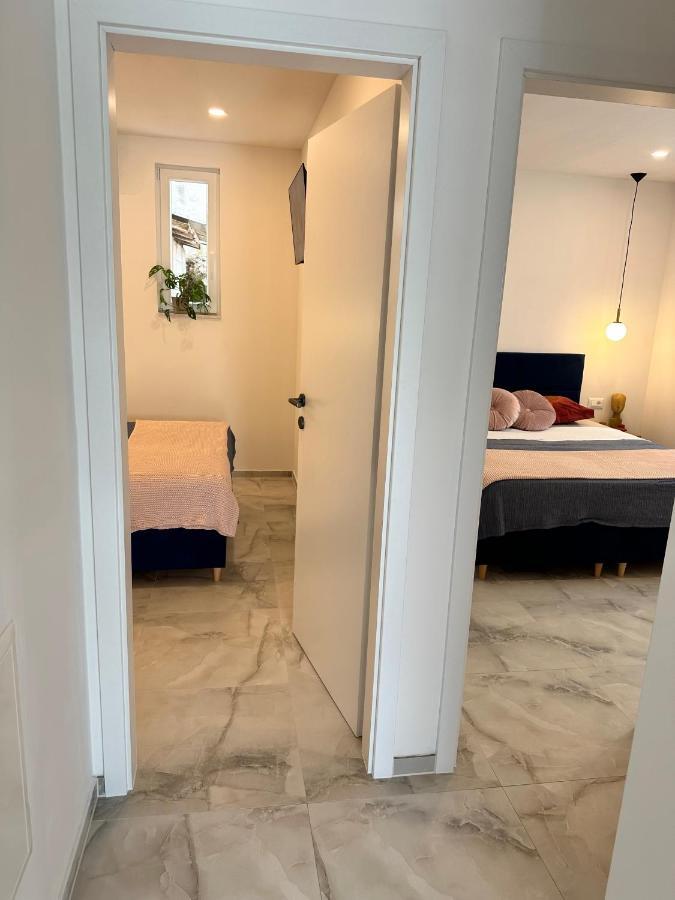 Olive View Apartment Brela Eksteriør billede