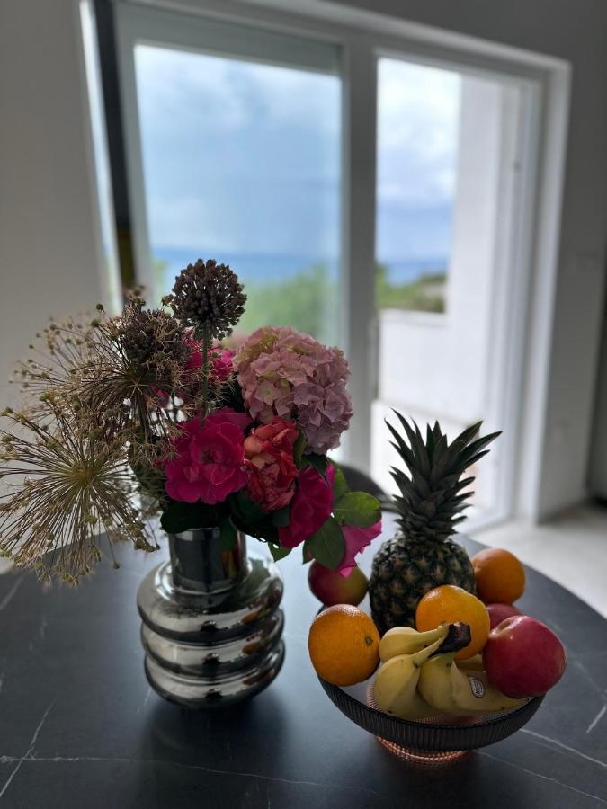 Olive View Apartment Brela Eksteriør billede